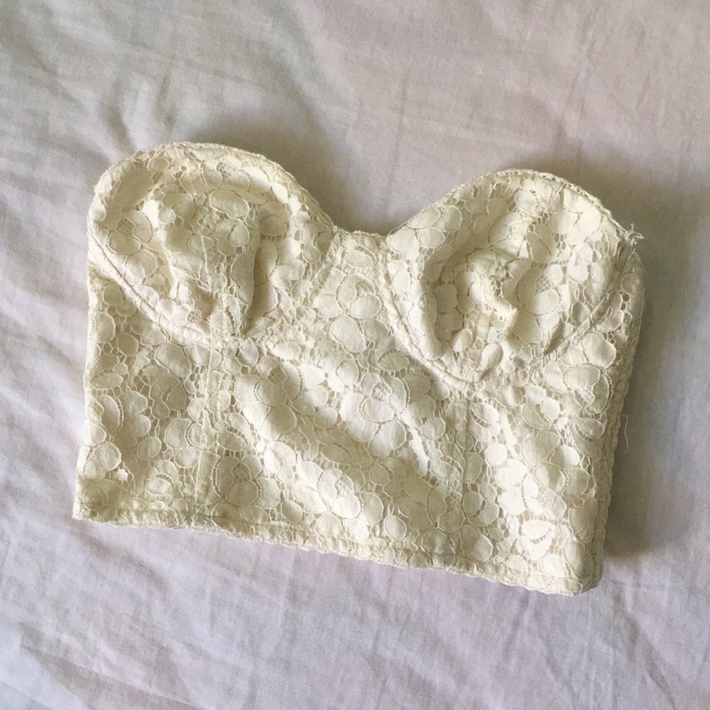 Aritzia’s Talula Lace Bustier in cream